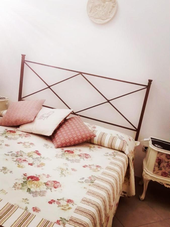 B&B A Due Passi Martina Franca Bagian luar foto