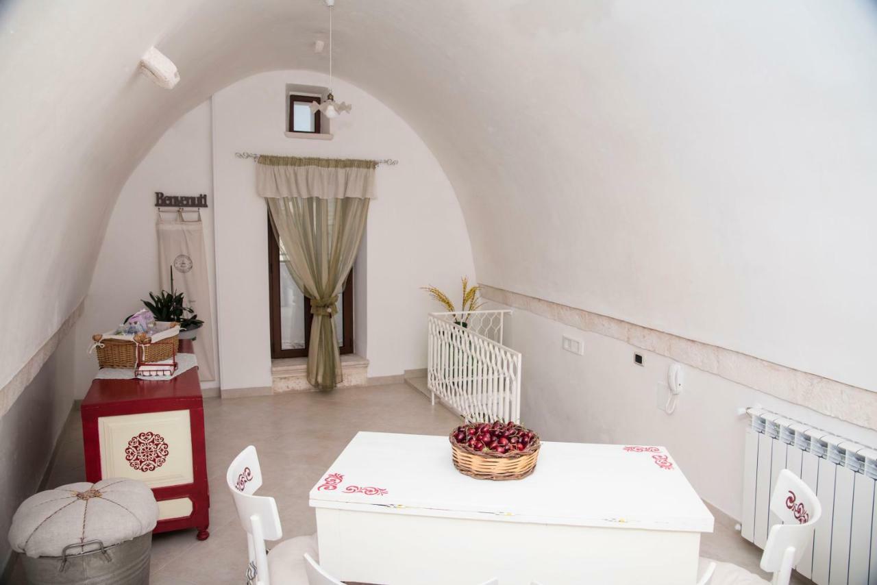 B&B A Due Passi Martina Franca Bagian luar foto