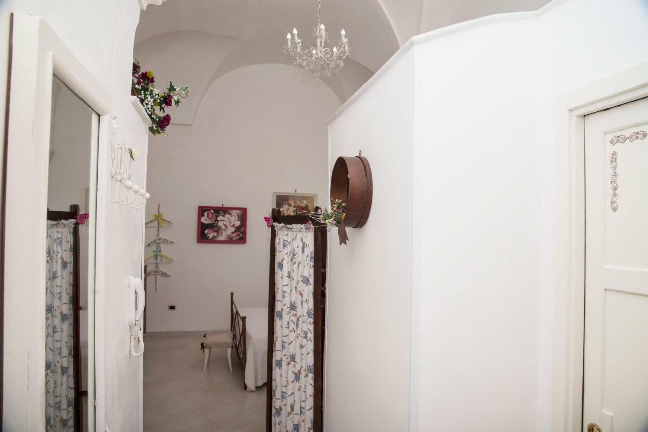 B&B A Due Passi Martina Franca Bagian luar foto