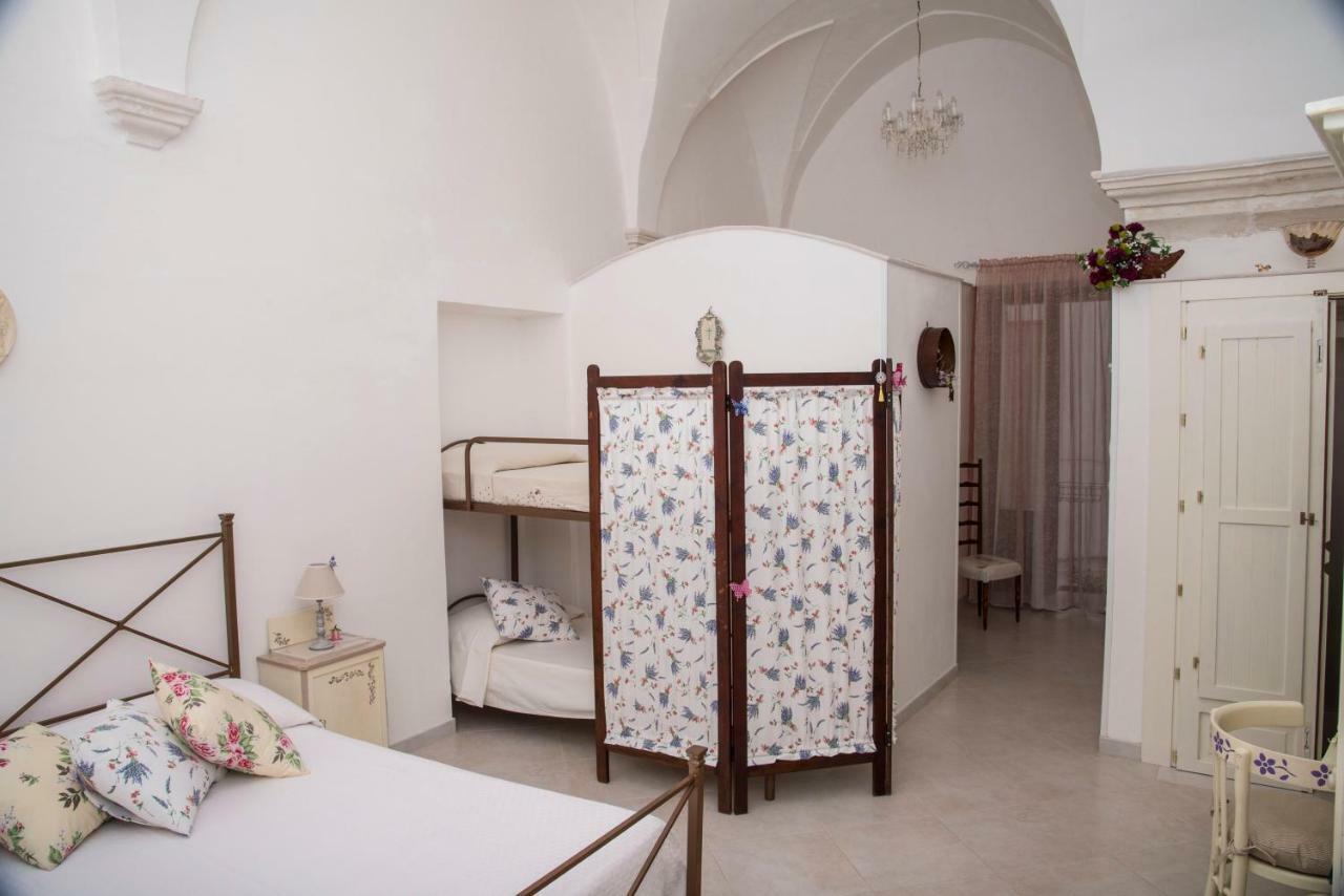 B&B A Due Passi Martina Franca Bagian luar foto