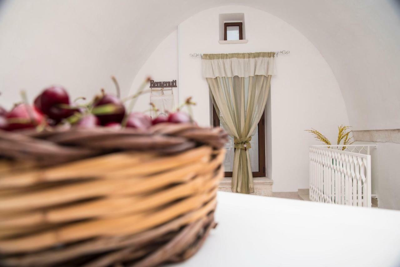 B&B A Due Passi Martina Franca Bagian luar foto