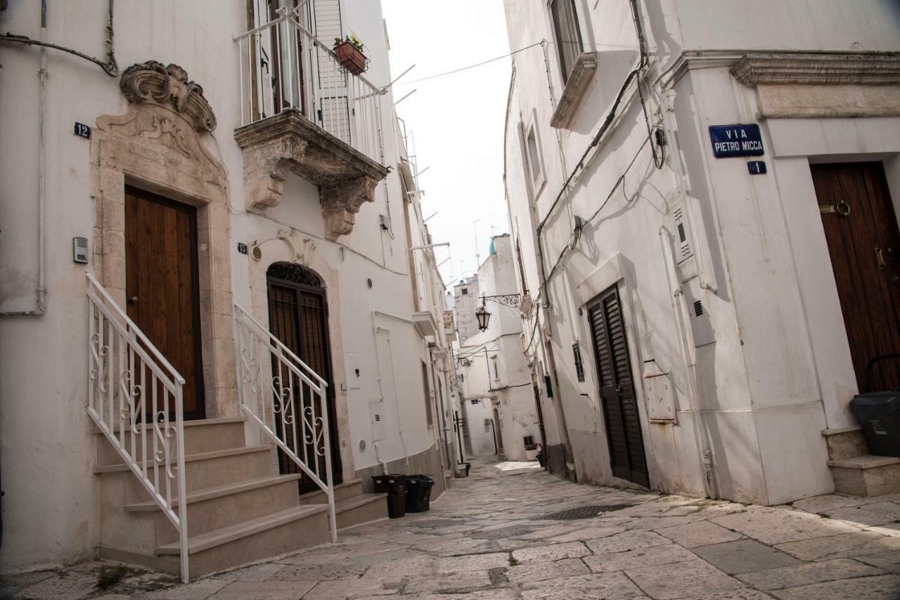B&B A Due Passi Martina Franca Bagian luar foto